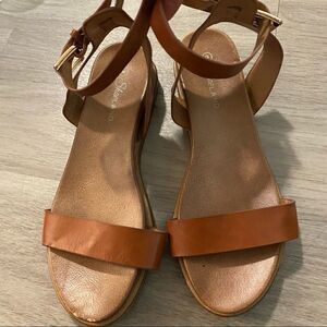 Shoeland 9 brown ankle strap sandals